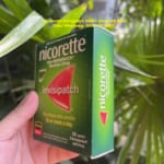 mieng_dan_cai_thuoc_la_nicorette_invisipatch_25mg_step1_03